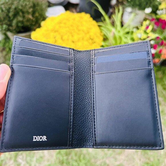 CD Icon Vertical Bifold Card Holder GWP - Picture 8 of 14